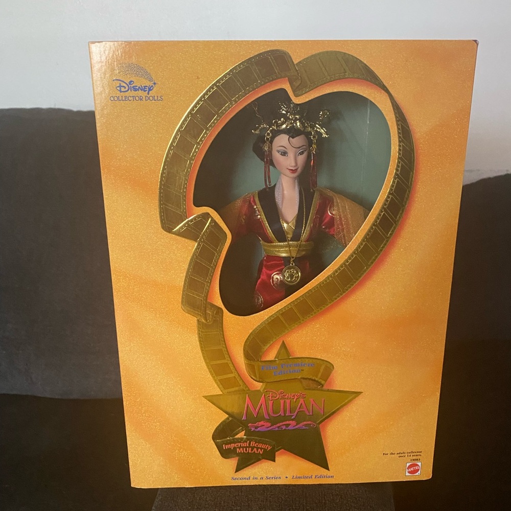 Disney Mulan Collector Doll